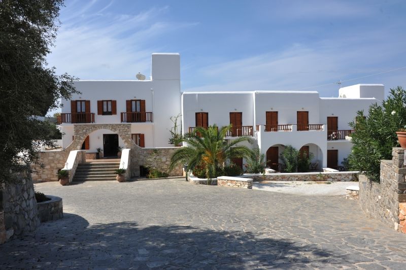 Eri Hotel Páros Exteriér fotografie